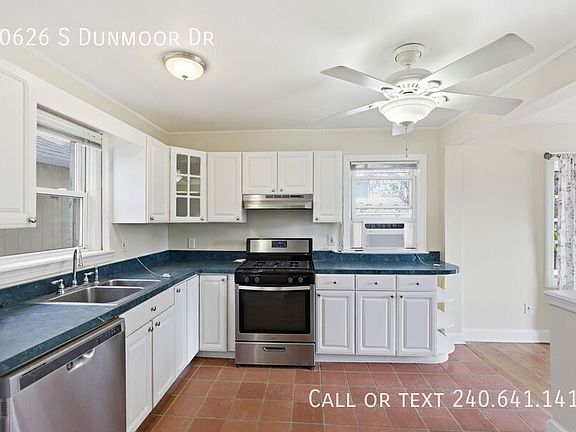 3rd image of 10626 S Dunmoor Dr
