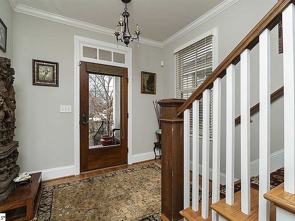 4th image of 9 W Prentiss Ave