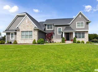 19157 247th Ave, Bettendorf, IA 52722