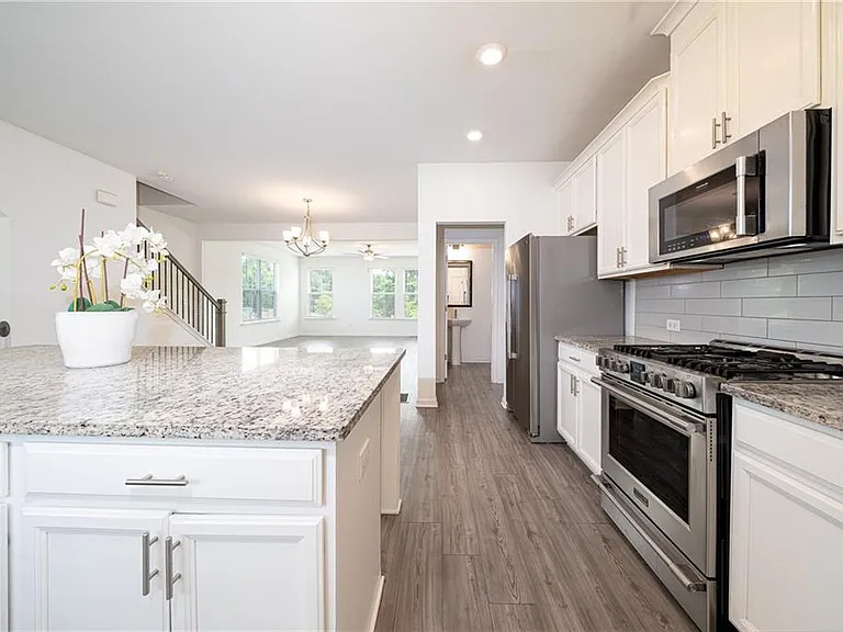 307 Danville Ave — Photo 13