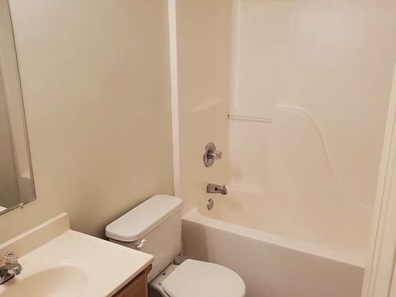 5th image of 209 Ruf Dr