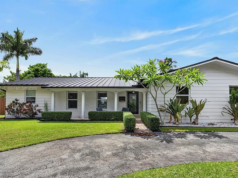 16840 SW 87th Ave — Photo 3
