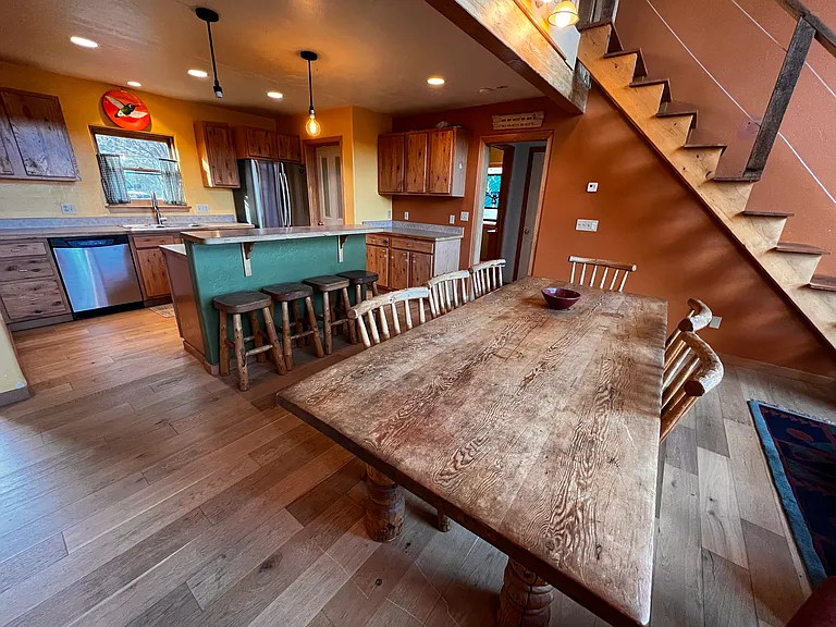 Dining and breakfast bar