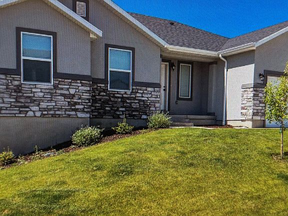 2nd image of 1988 S Marigold Way