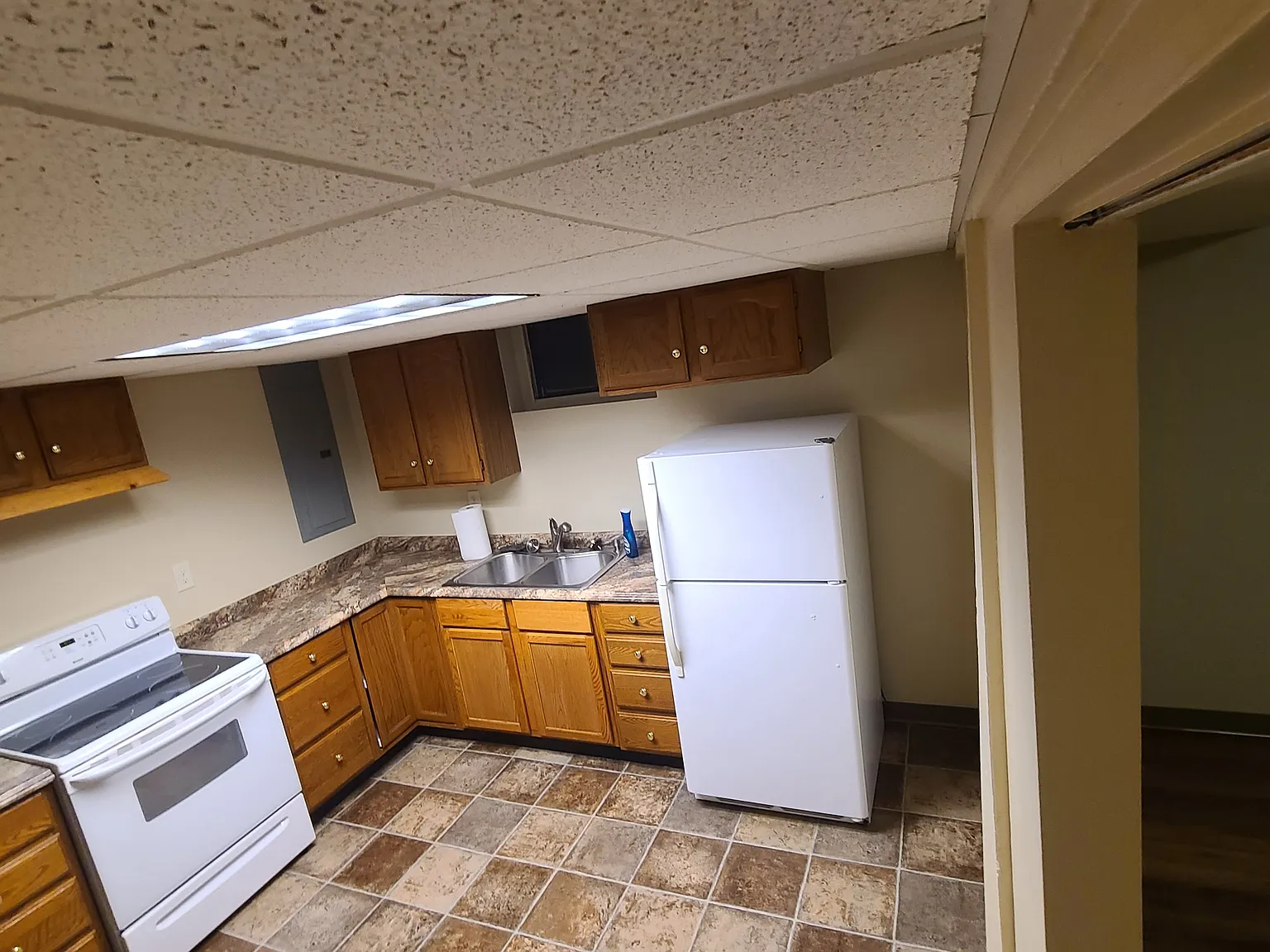 918 Van Buren St — Photo 3