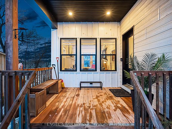 5th image of 2882 Bay Rd