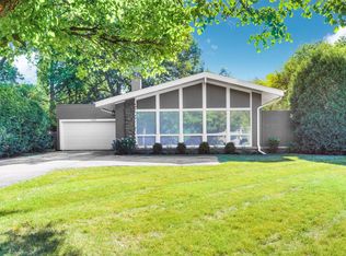 1051 Hohlfelder Rd, Glencoe, IL 60022