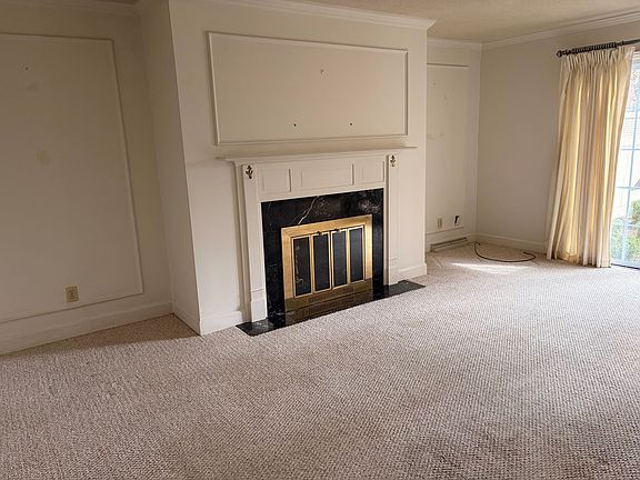 3rd image of 3283 Georgian Ct