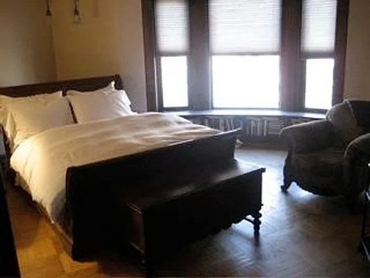 Sold by Kings Court Real Estate | media 14