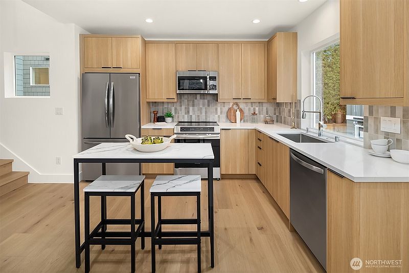 4th image of 533 B N 70th Street