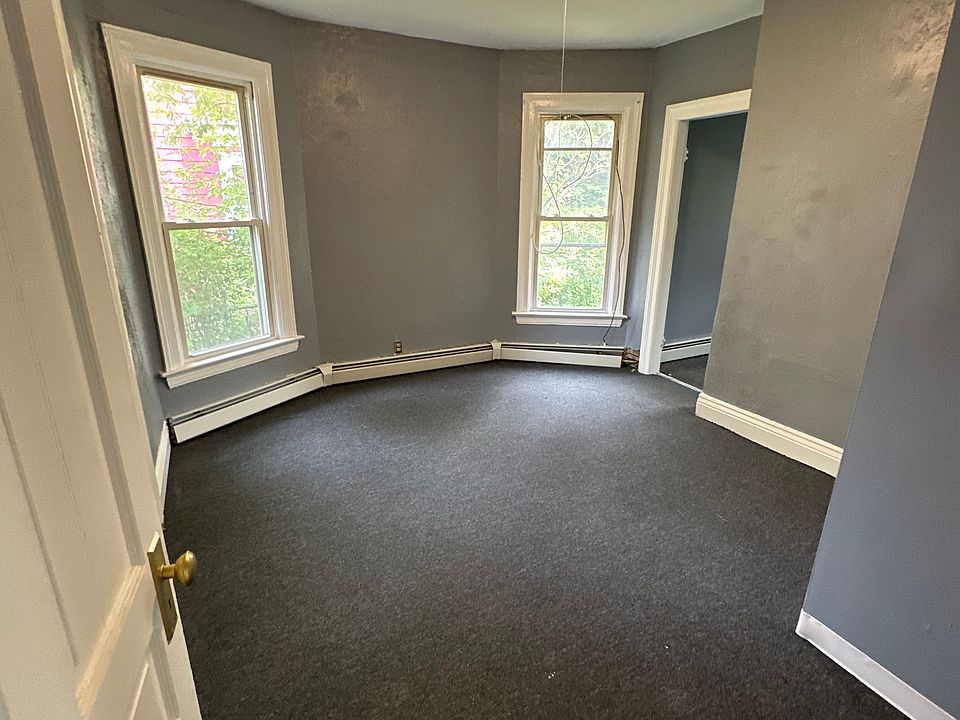 1st image of 1325 Whitney Ave #2