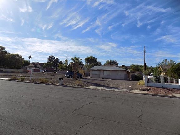 4th image of 201 W Longacres Dr