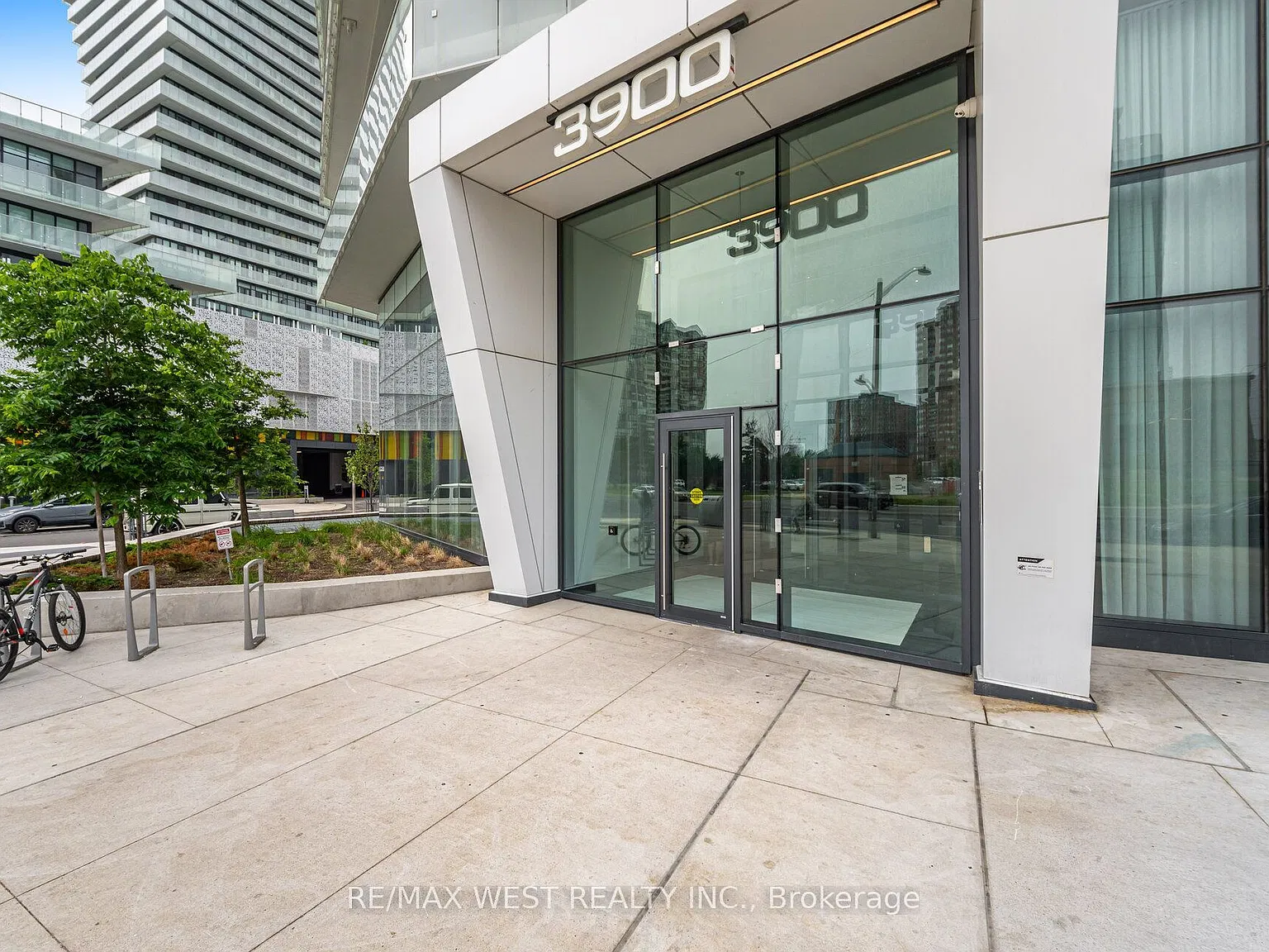 3 bed, $2,900 — Photo 2