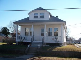 35 Packard St, Cranston, RI 02910
