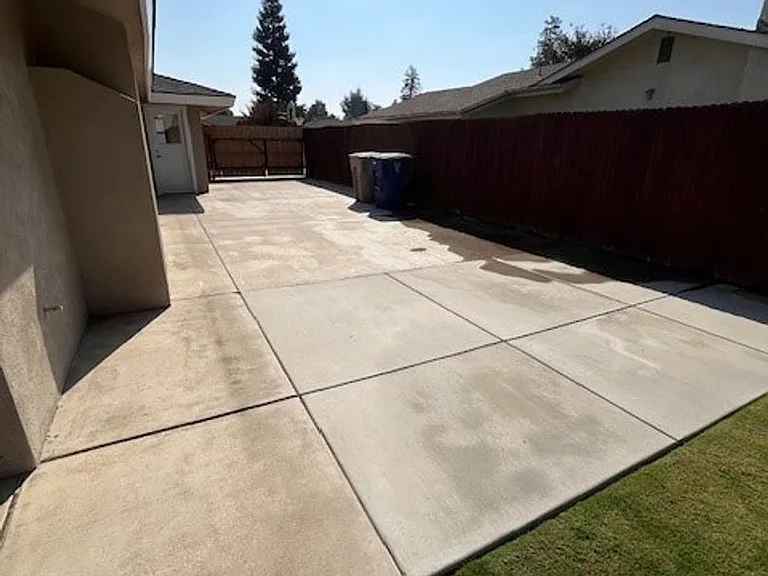 8900 Campus Park Ct — Photo 16