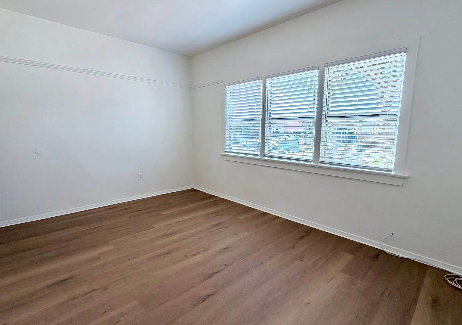3890 Logan Ave — Photo 4