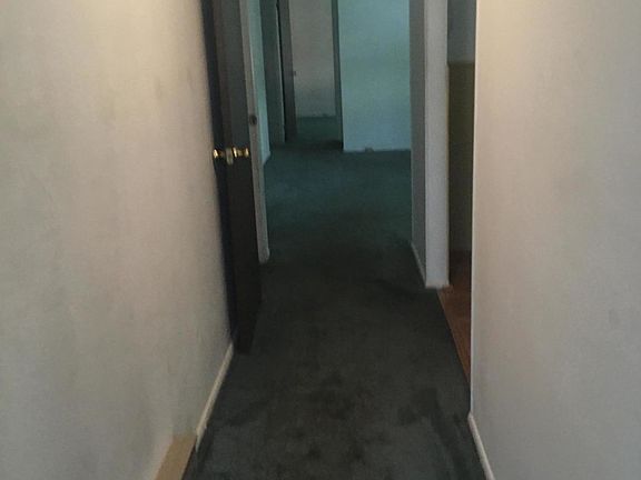 4th image of 24 Hancock Dr #B