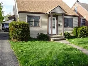 13505 Highlandview Ave photo 1