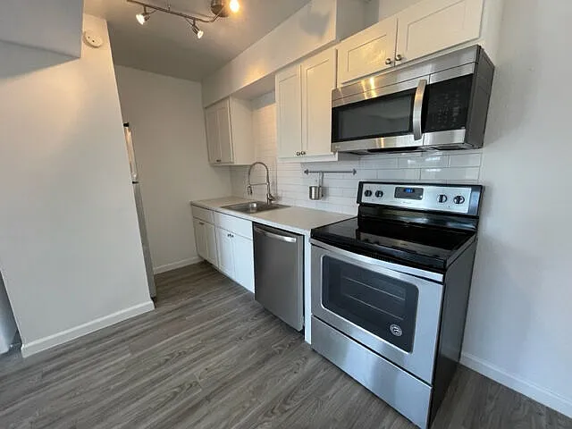 1029 S Wilson St — Photo 16