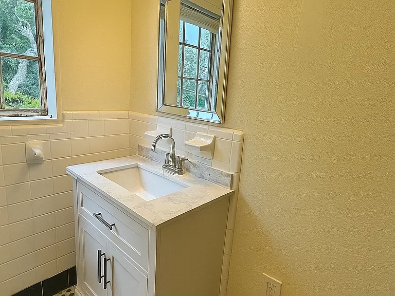 1320 Hazel St #4 — Photo 10