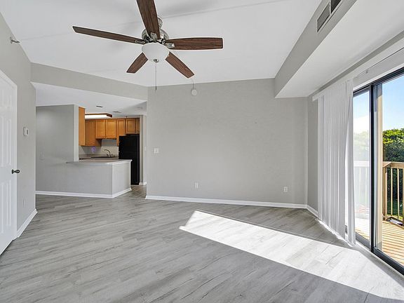 4th image of 211 Heritage Blvd Suite 502
