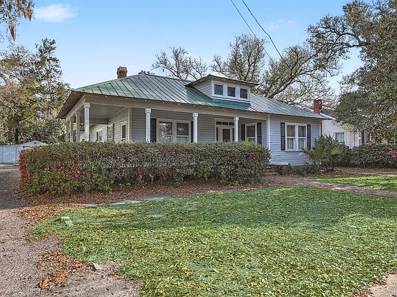 2nd image of 427 Carn St