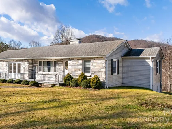 77 Dix Creek No 2 Rd, Leicester, NC 28748