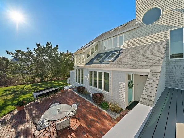 18 Bay Ave, Duxbury, MA 02332