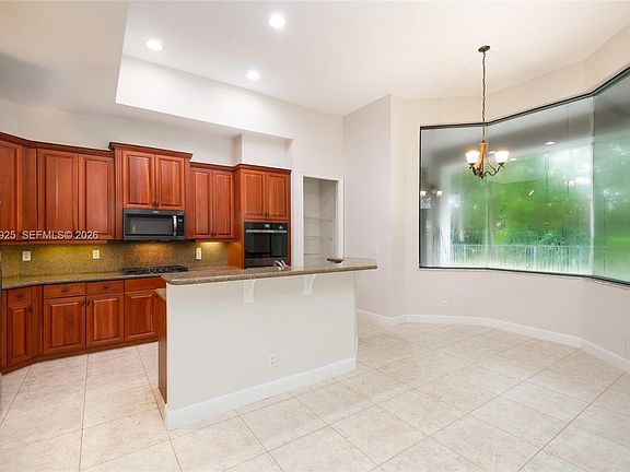 5th image of 10444 Trianon Pl