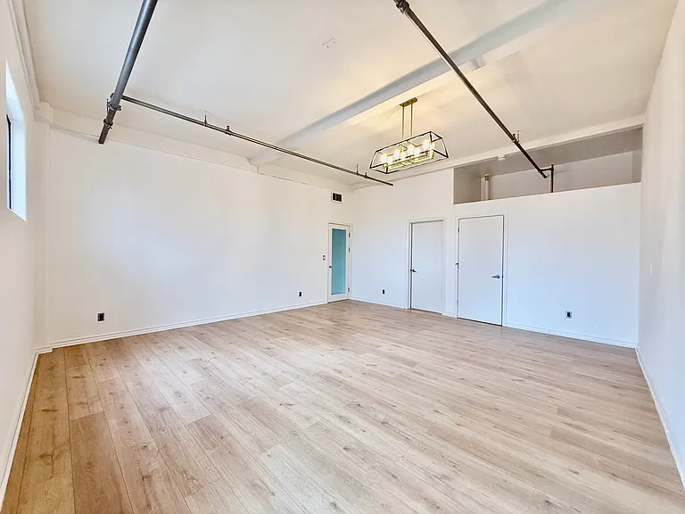 312 W 5th St #1205 — Photo 17