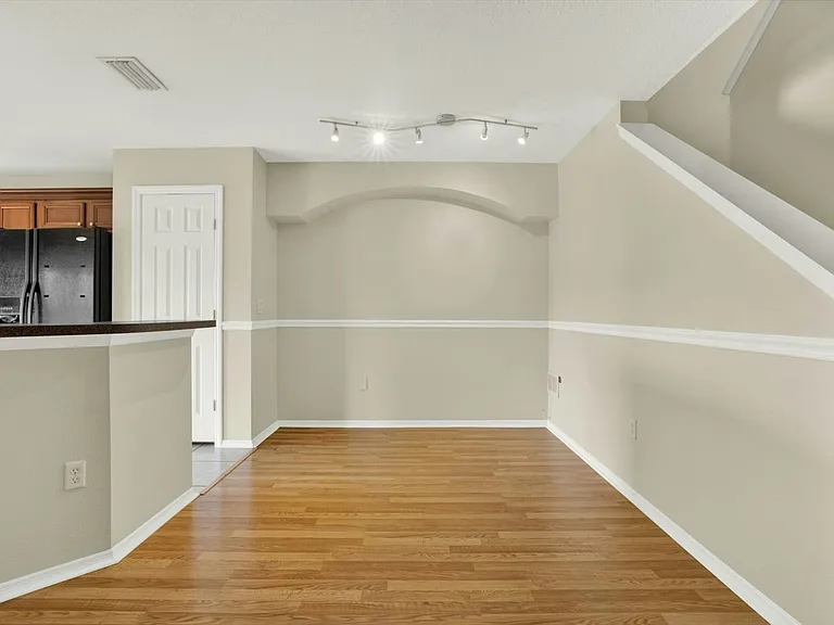 2630 Edgewater Falls Dr — Photo 8