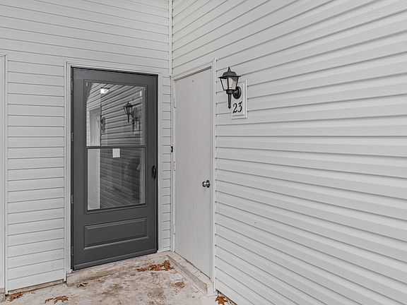 4th image of 23 Country Juniper Ln #J