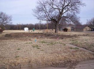 137 S 1st Ave, Minneapolis, KS 67467