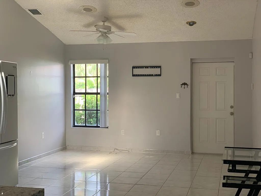 1 bed, 1000 sqft, $1,800 — Photo 4