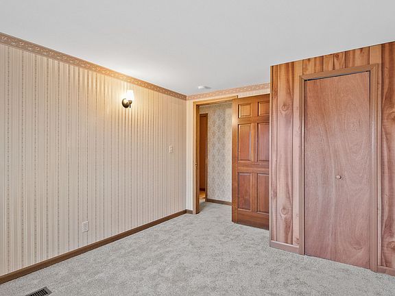 4th image of 4497 Hot Springs Dr