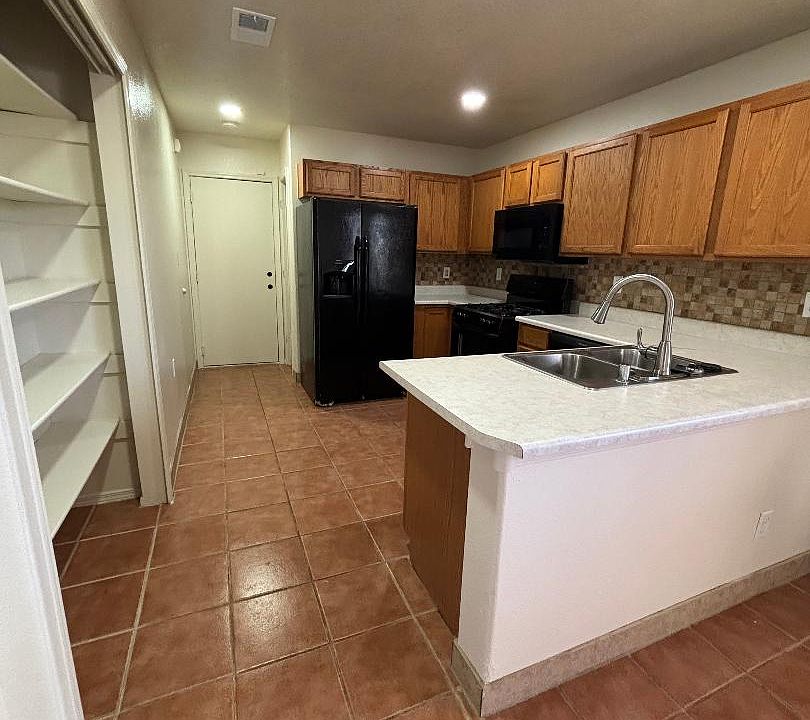 1st image of 8016 Vista Tijeras Ln SW