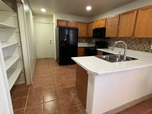 8016 Vista Tijeras Ln SW, Albuquerque, NM 87121