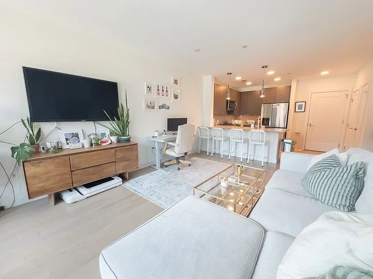 65 Lewis St #204 — Photo 2