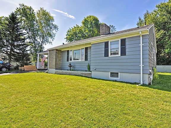 2nd image of 75 Brackett Ave
