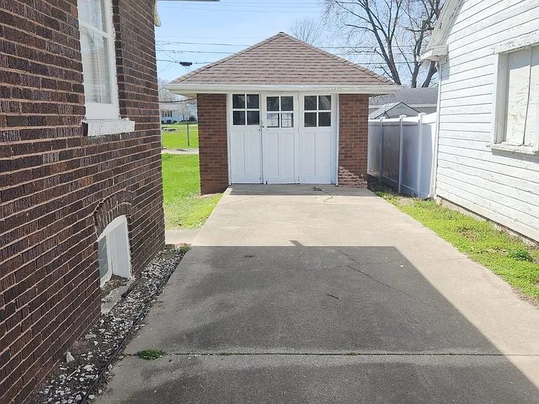 1008 S Randolph St — Photo 9