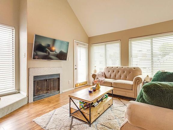 2nd image of 3121 Sondra Dr APT 206