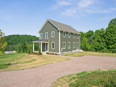 99 Tractor Road, Hinesburg, VT, 05461