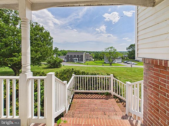 4th image of 107 Twin Lakes Cir