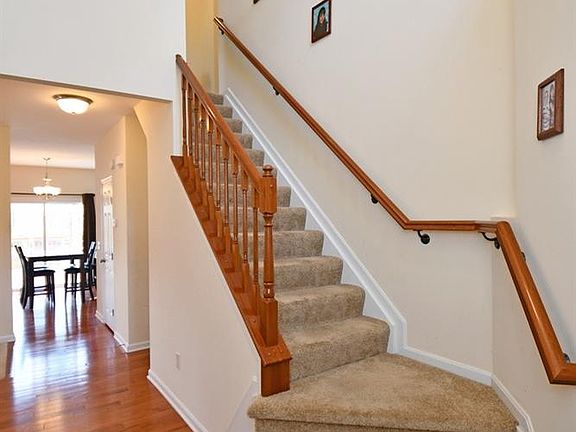 4th image of 3594 Hiatt Ave