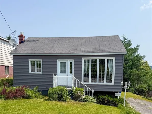 8 Park Drive, Corner Brook, NL A2H4T3