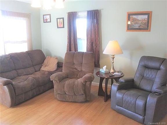 3rd image of 286 Ida Rogers Dr