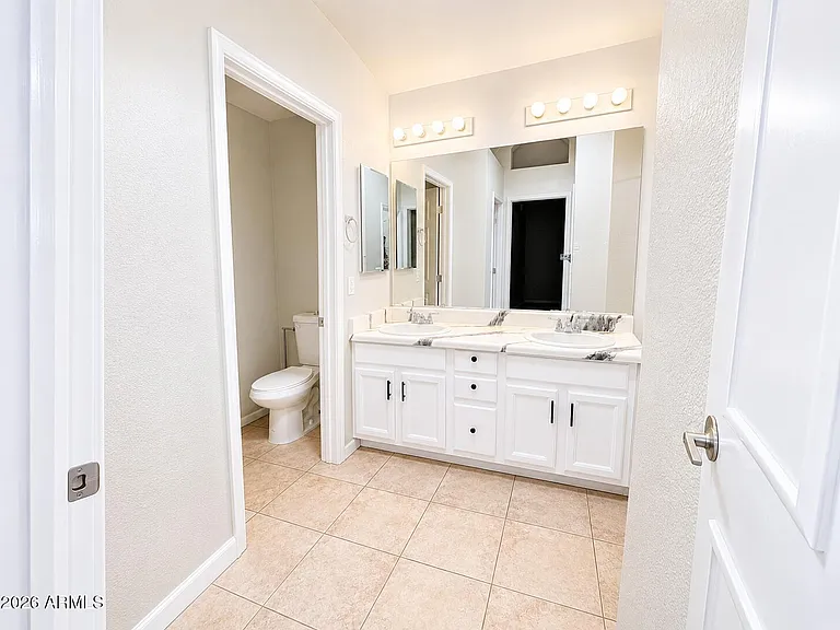4917 W Behrend Dr — Photo 8