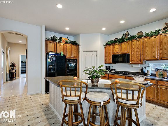 4th image of 2408 Maybrook Dr