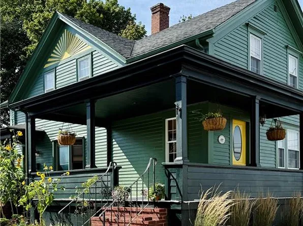 307 Main St, Warren, RI 02885