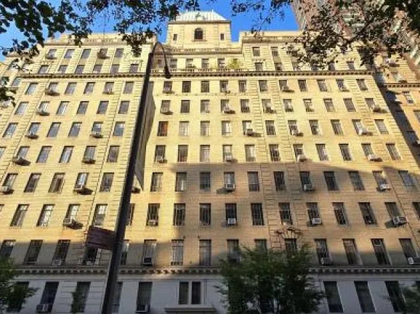 333 W 56th St APT 2M, New York, NY 10019